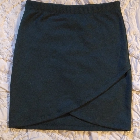 Olecko Vert Mini Skirt - Picture 3 of 3